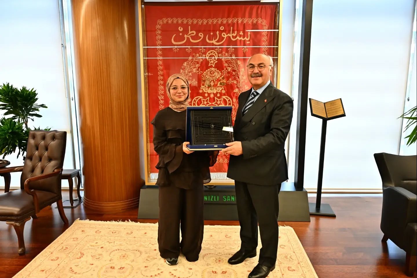 Ahilik Sancağı Vali Köşger’e teslim edildi