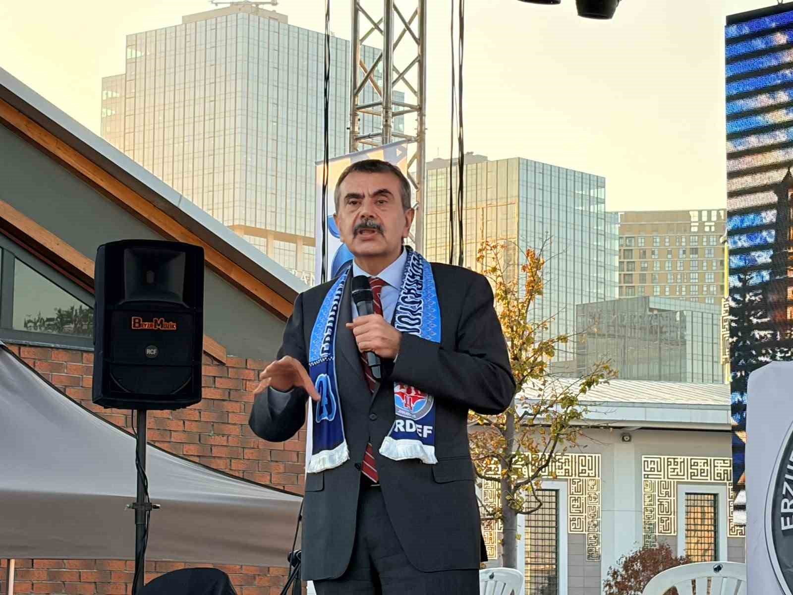 Bakan Tekin: 