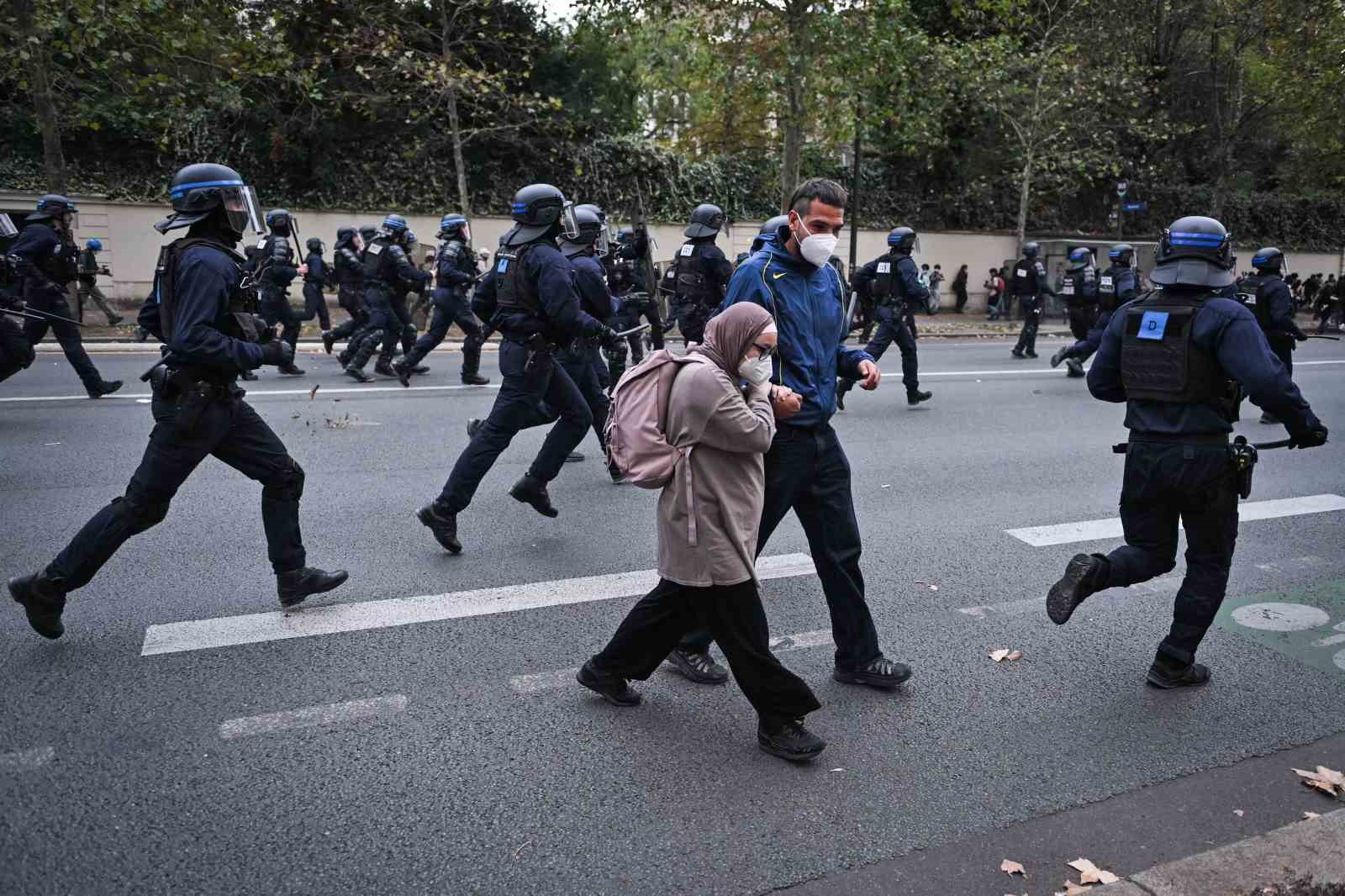 Fransa’da devam eden öğrenci protestolarında 160 binden fazla kişi sokağa indi