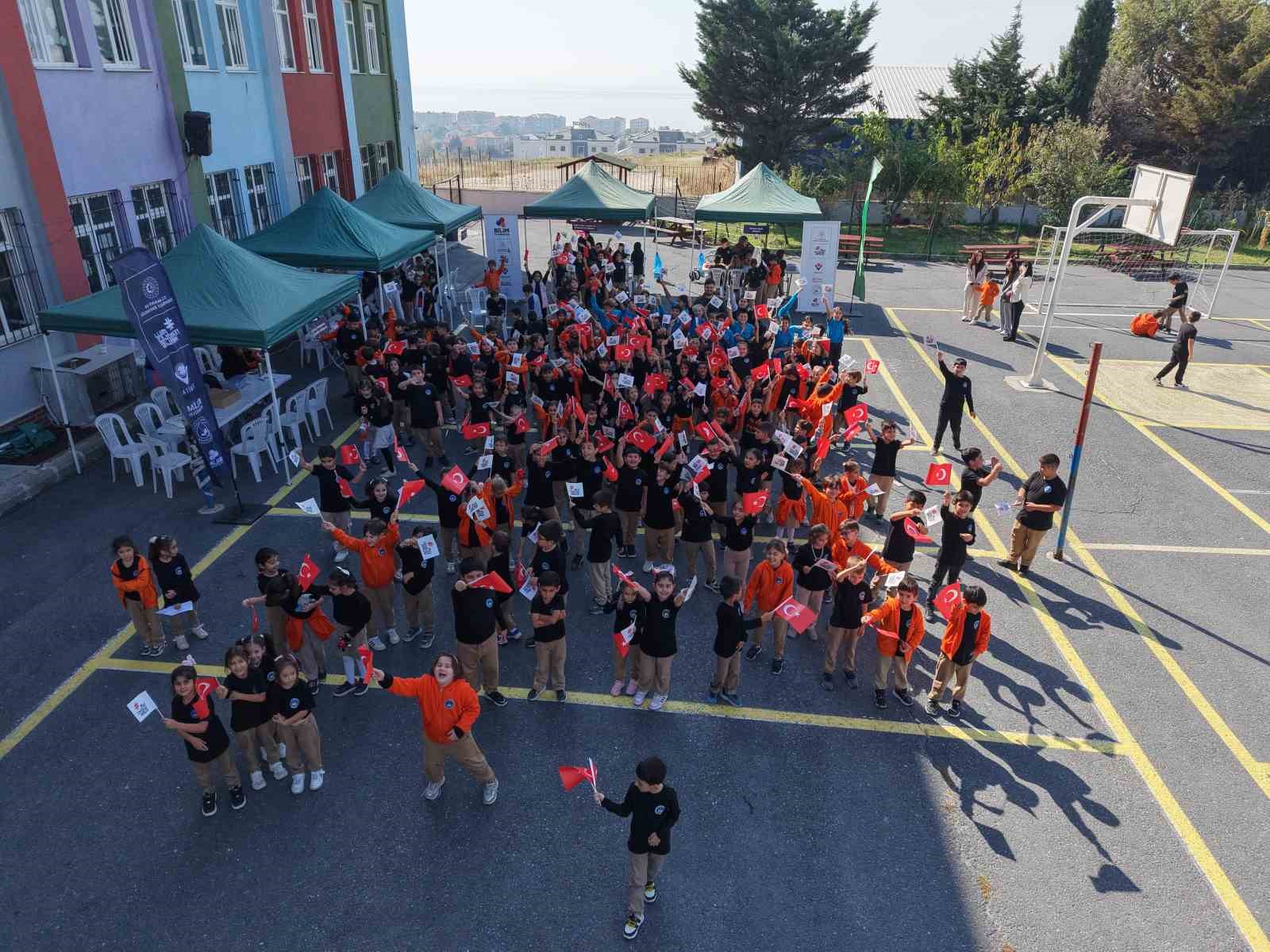 Gaziosmanpaşa köy okullarında uzayın kapılarını aralıyor