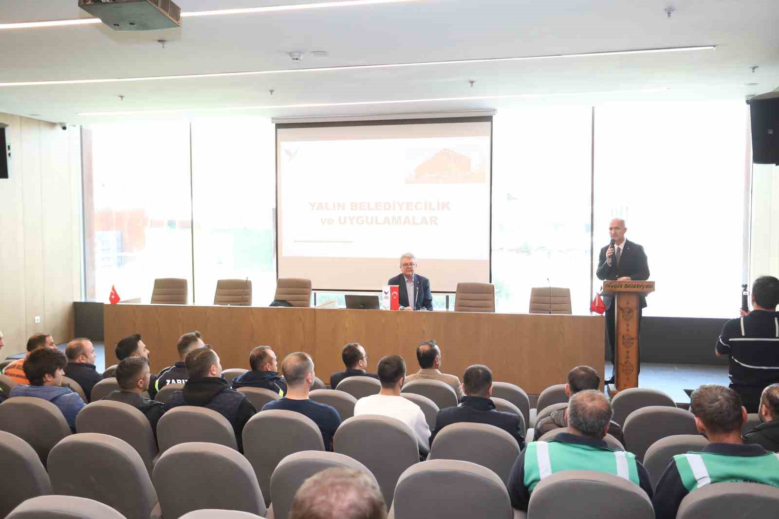 İnegöl Belediyesi’nden personele 2. yalın temelleri eğitimi