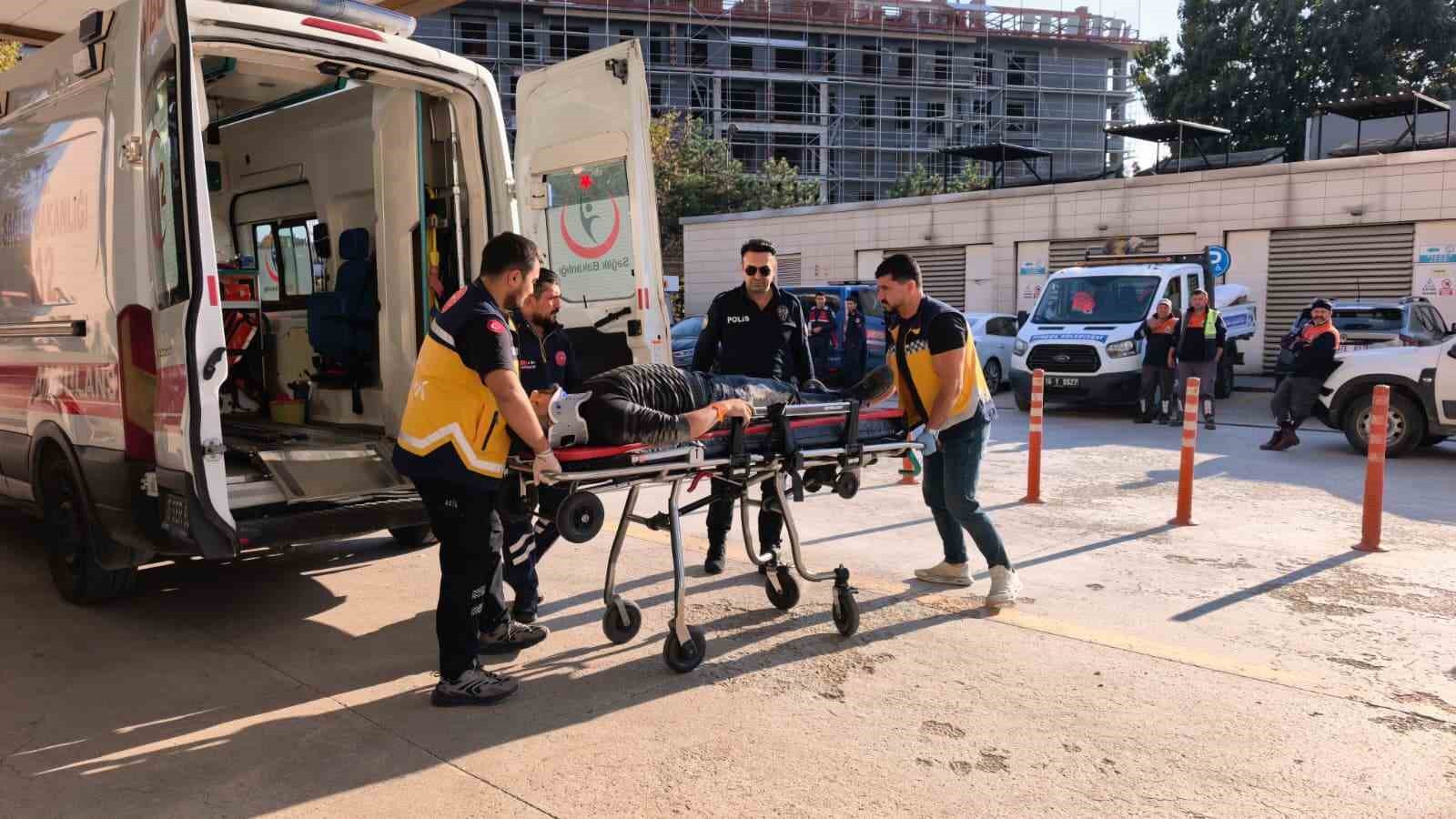 İnegöl'de Korkutan Kaza: Ampul Değiştirmek İsterken 3 Metreden Düştü