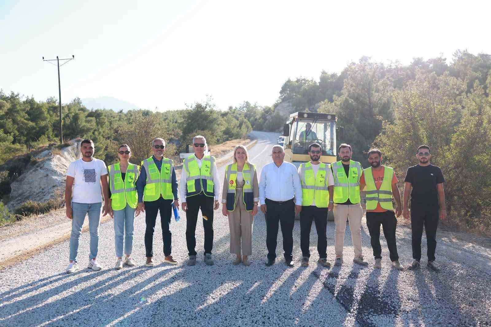 Merkezefendi'de Ulaşım Ağı Güçleniyor: Yeşilyayla ile Hacıeyüplü Arasında Dev Asfalt Hamlesi