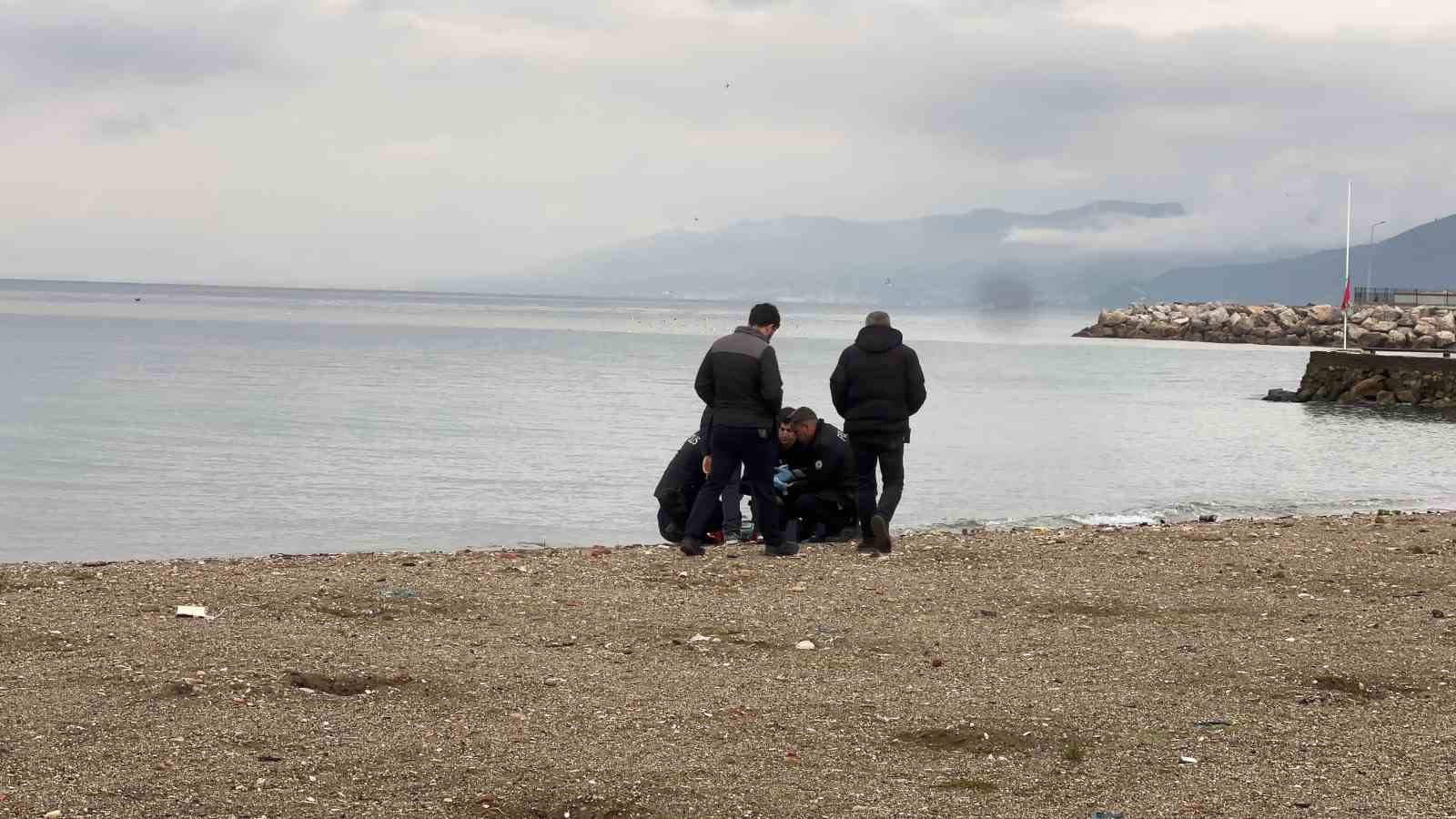 Mudanya’da plajda erkek cesedi bulundu