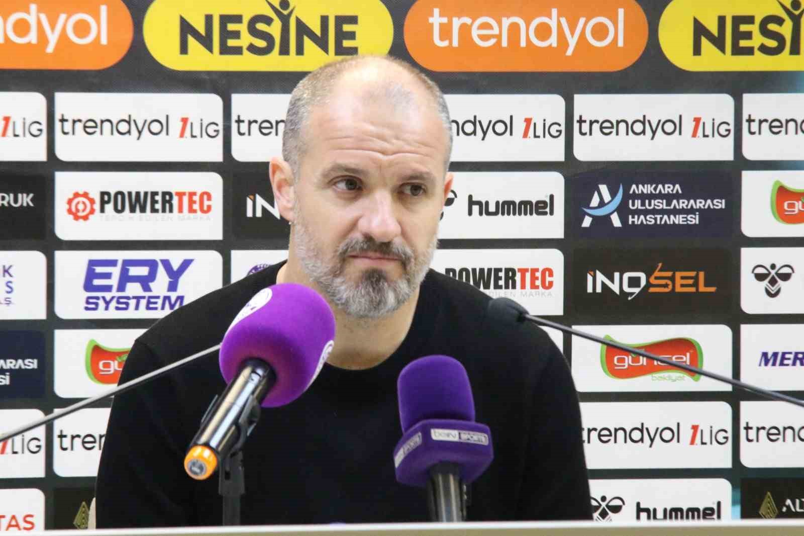Mustafa Er: 