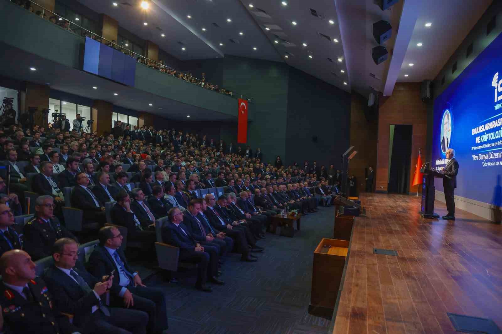 ODTÜ Rektörü Yozgatlıgil’e Siber Güvenlik Üstün Hizmet Ödülü