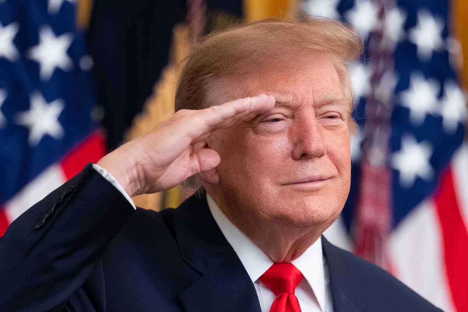 Trump: "Putin’le görüştüm, Rusya piyasaya derhal 300 bin ton dizel akaryakıt tedarik edecek"