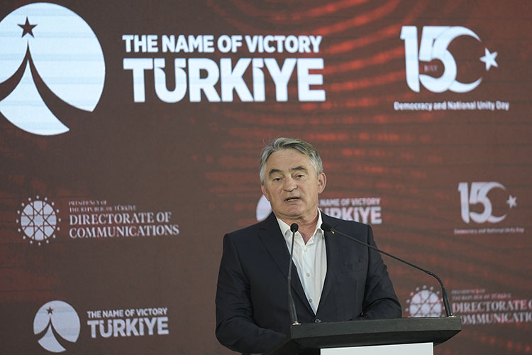 Türkiye’nin geleceğinin 15 Temmuz’da belirlendiğini ve tanımlandığını belirten Komsic, şunları