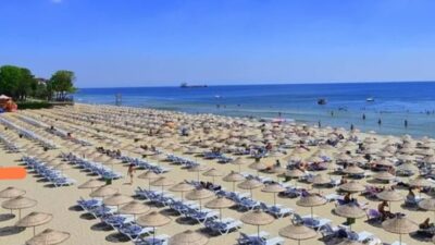 İstanbul’da yaz sıcaklıkları etkisini artırırken termometreler 37 dereceyi aştı. Kavurucu