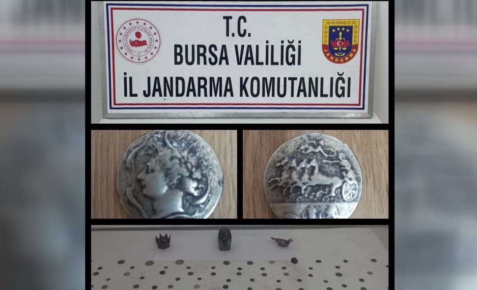 Bursa’nın Mudanya ilçesinde tarihi eser kaçakçılığına yönelik düzenlenen operasyonda, 2