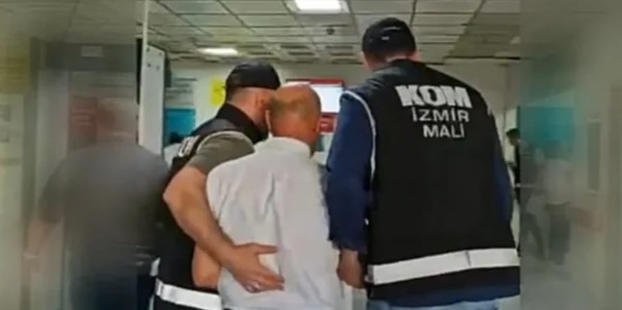 İzmir Büyükşehir Belediyesine yönelik yürütülen yolsuzluk soruşturması kapsamında, aralarında eski