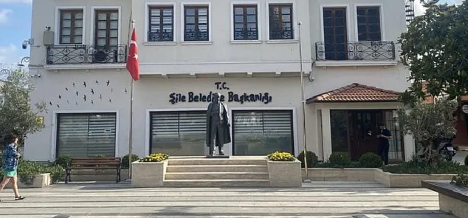 İçişleri Bakanlığı, Şile Belediye Başkanı Özgür Kabadayı’nın görevinden geçici olarak