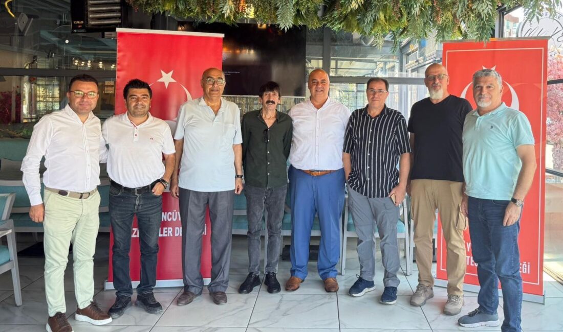 Toplantıda, derneğin gelecekteki projeleri üzerine fikir alışverişinde bulunuldu. Gençlerin daha