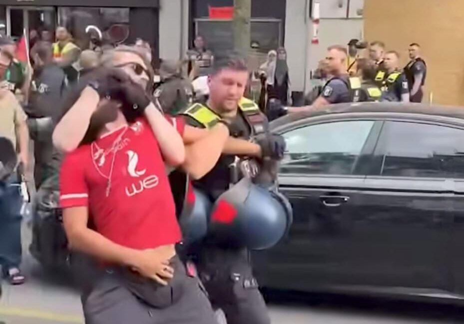 Berlin – Almanya’nın başkenti Berlin’de düzenlenmek istenen Filistin’e destek yürüyüşü,