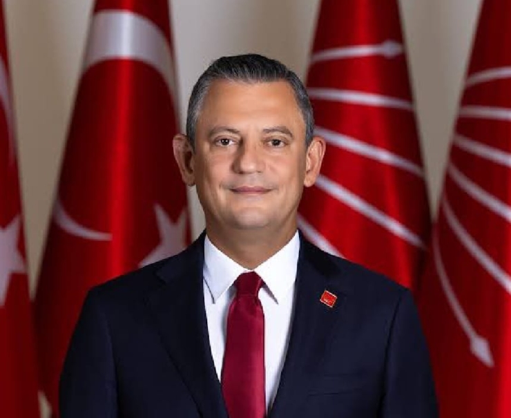 CHP Genel Başkanı Özgür Özel, katıldığı bir televizyon programında dikkat