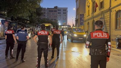 İstanbul’da emniyet güçleri, kentin huzur ve güvenliğini sağlamak amacıyla helikopter