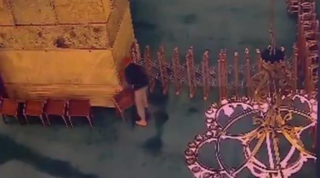 İstanbul’da Ayasofya Camii’ni kundaklama girişiminde bulunan bir şahıs güvenlik güçleri