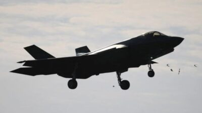 ABD’nin Alaska eyaletindeki Eielson Hava Üssü’nde bir F-35 savaş uçağı,