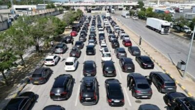 Türkiye’de yaz tatilini geçiren gurbetçilerin, Avrupa’daki ülkelerine dönüş yolculukları devam