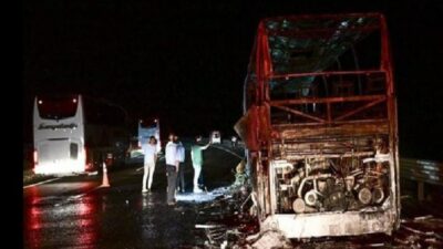 Başkentte seyir halindeyken alev alan yolcu otobüsünde büyük panik yaşandı.