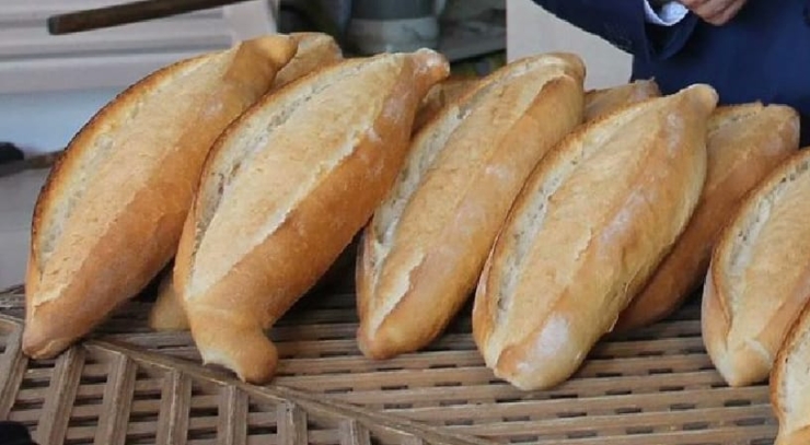 Türkiye genelinde ekmek fiyatlarına yüzde 20 oranında zam geldi. Türkiye