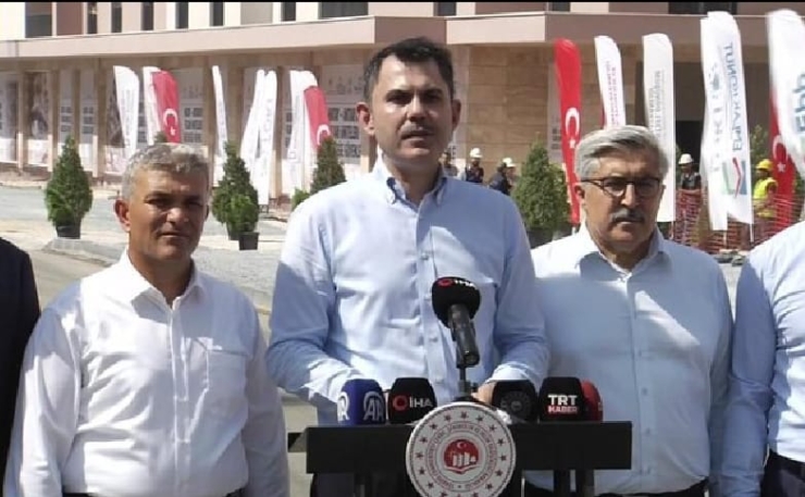 Çevre, Şehircilik ve İklim Değişikliği Bakanı Murat Kurum, deprem bölgesindeki