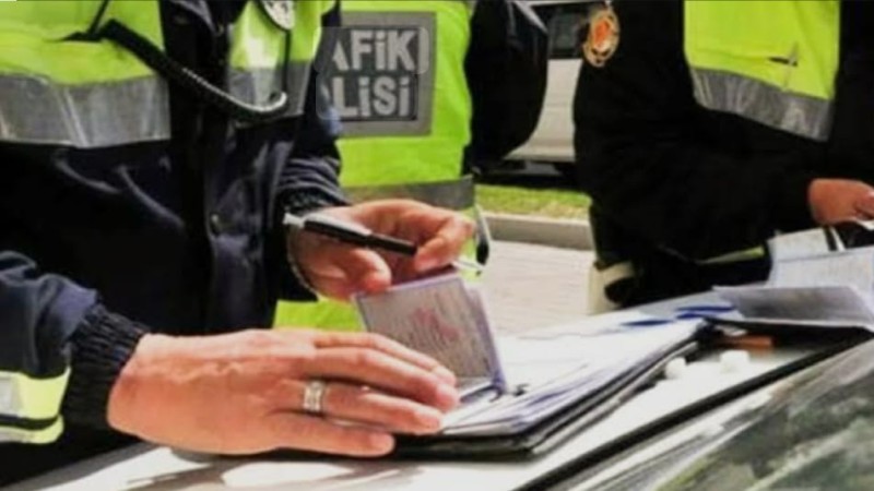 Bolu'da Emniyet ve Jandarma ekiplerinin yoğun trafik denetimleri sonucunda 2025