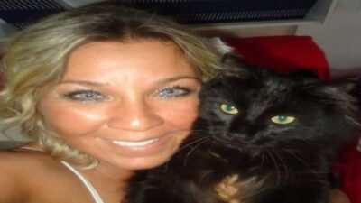 Ünlü Yazar Ülkü Gözen Stewart’ın Kedisi, Hem Edebiyatın Hem de