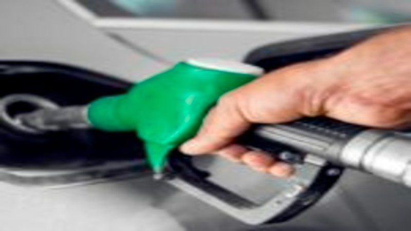 Akaryakıt fiyatlarındaki dalgalanma sürüyor. Brent petrol fiyatlarındaki artış ve döviz
