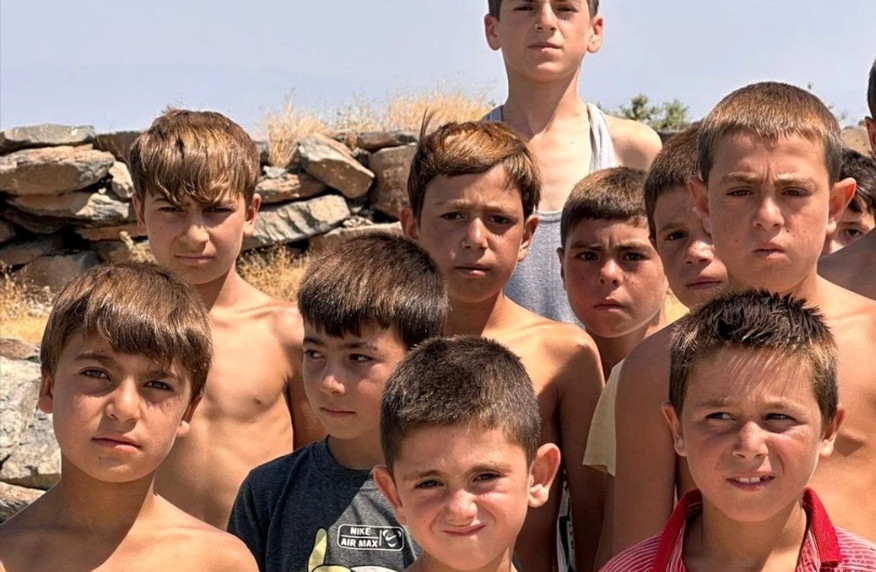 Kaynak:AA Van Gölü, sadece büyüleyici manzarası ve sodalı suyuyla değil,
