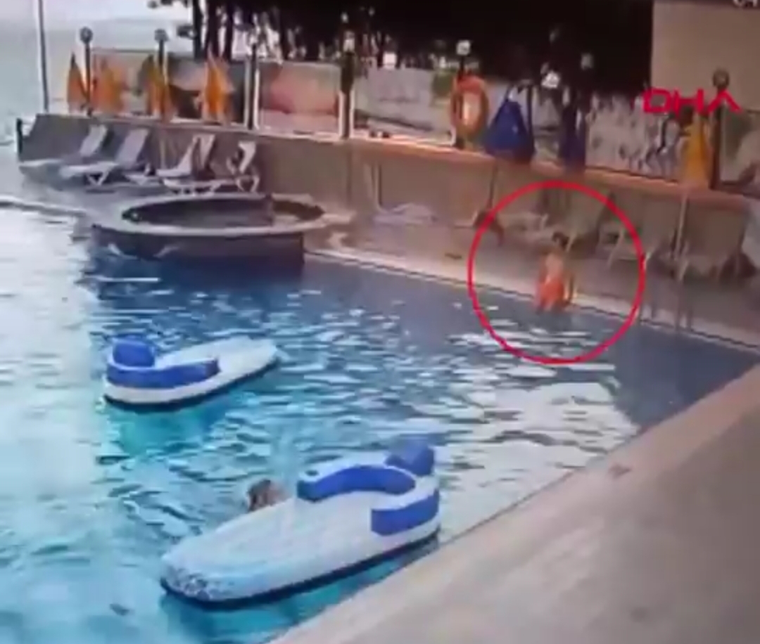 Muğla’nın Köyceğiz ilçesinde ailesiyle birlikte tatile gelen 9 yaşındaki bir