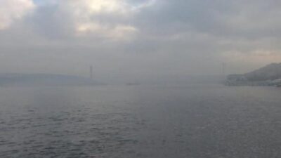 İstanbul’da sabah saatlerinde etkili olan yoğun sis, özellikle Boğaz çevresinde