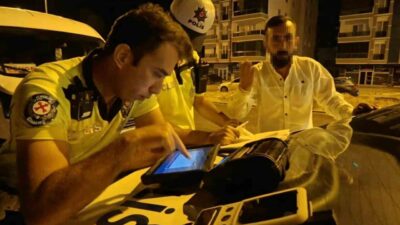 Aksaray’da alkol aldıktan sonra trafiğe çıkan sürücü polisin uygulamasına takılırken,