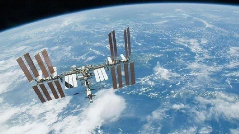 SpaceX’e ait Dragon uzay aracı, Uluslararası Uzay İstasyonu’nun (ISS) yörüngesini