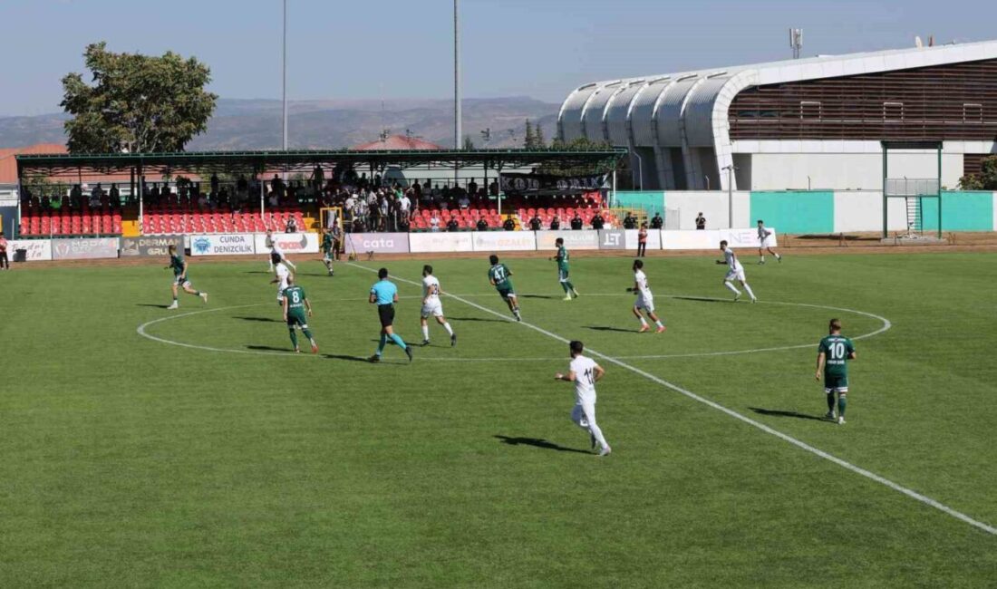 12 Bingölspor’dan hem sahada hem gönüllerde galibiyet 12 Bingölspor, sahasında karşılaştığı Karaköprü Belediyespor’u 4-0 mağlup ederek sezona