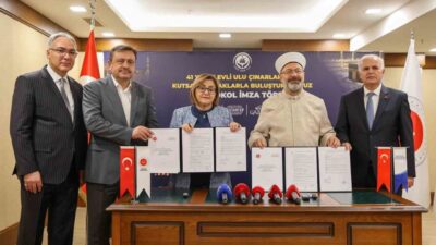 Gaziantep Büyükşehir Belediyesi’nin, 2025 Aile Yılı kapsamında başlattığı “Umre Ziyareti”