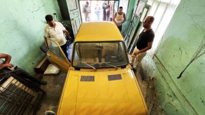 Karabük’ün Yenice ilçesinde, tam 44 yıldır bir garajda muhafaza edilen