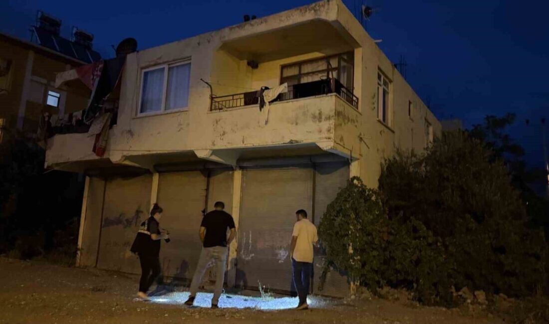 5 metre yükseklikteki balkondan düşüp yaralanan bebek hastanede hayatını kaybetti Antalya’nın Gazipaşa ilçesinde bir buçuk yaşındaki yabancı uyruklu bebek, 5