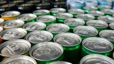 İngiltere hükümeti, çocukların sağlığını korumak amacıyla yüksek kafeinli enerji içeceklerinin