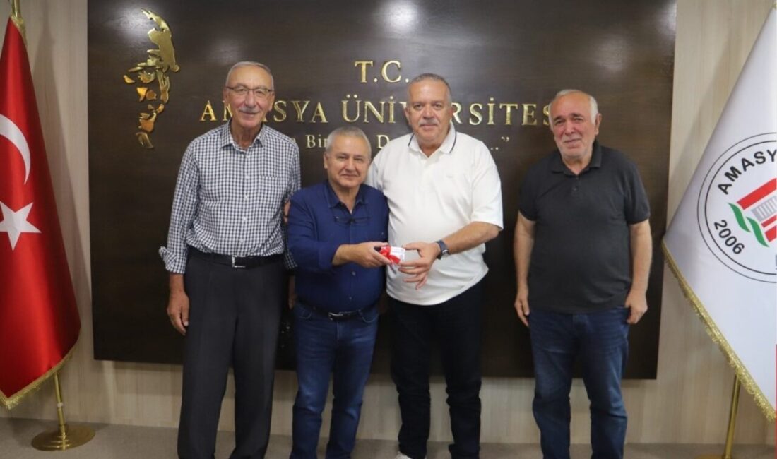 65 yaşında üniversiteli oldu Amasya’da 65 yaşındaki Faruk Cangül, girdiği YKS’de kazandığı Amasya Üniversitesi