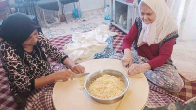 Eskişehir’in Kümbet mahallesindeki kadınlar, 87 yaşındaki Zeynep Ünlü önderliğinde kışa
