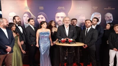 Gerçek olaylara dayanan çarpıcı film, Kosova’daki karanlık bir dönemi beyaz