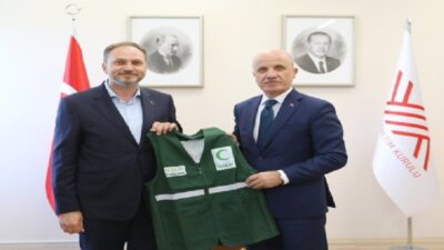 Yeşilay Genel Başkanı Doç. Dr. Mehmet Dinç, gençlerin her türlü