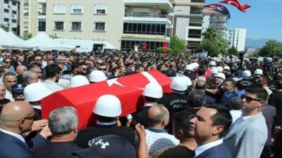 Acılı Babadan Duygusal Anlar: Şehit Oğlunun Cenaze Namazını Kıldırdı