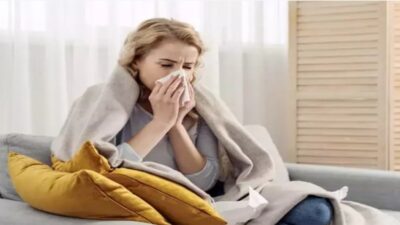 OKULLARDA ENFEKSİYON RİSK ARTIYOR Okulların açılmasıyla birlikte çocuklar arasındaki yakın