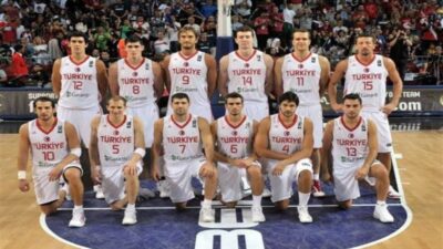 DÜNYA TÜRKİYE’Yİ KONUŞUYOR Milli gururumuz 12 Dev Adam, uluslararası turnuvada