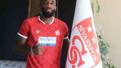 Özbelsan Sivasspor, daha önce de kırmızı-beyazlı formayı giymiş olan Aaron