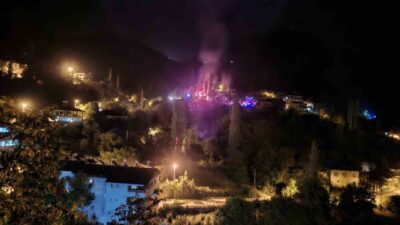 Adana’nın Feke ilçesinde bir evde sabaha karşı çıkan yangında anne