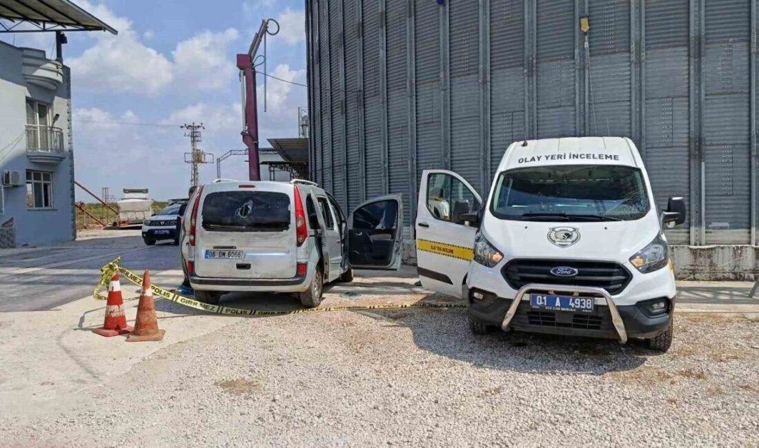 Adana’da silahlı kavga, 2 yaralı Adana’da bir fabrikada mal teslimi sırasında başlayan sözlü tartışma kısa