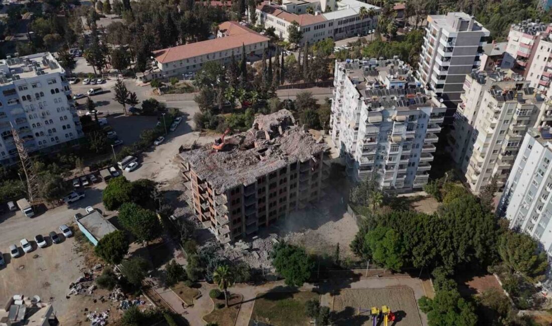 Adana’da yaklaşık 33 yıl önce inşaatına başlanan ancak bir türlü